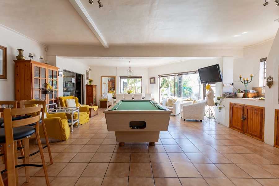 8 Bedroom Property for Sale in Country Club Western Cape